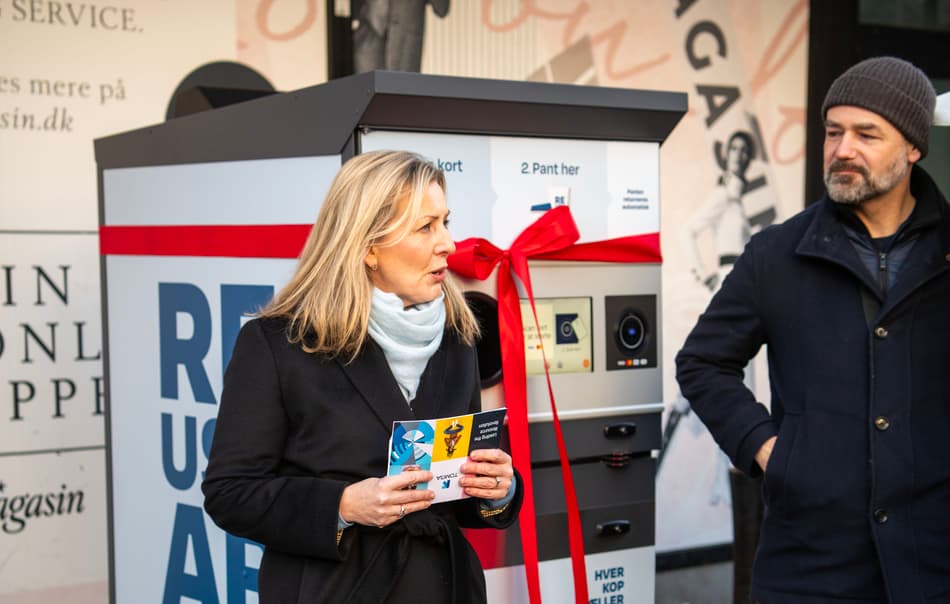 TOMRA CEO Tove Andersen lanceert officieel het Reuse-proefproject in het Deense Aarhus